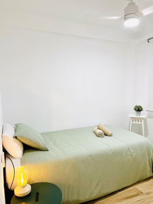 New Spacious And Cozy Apartment - มาลากา ภายนอก รูปภาพ