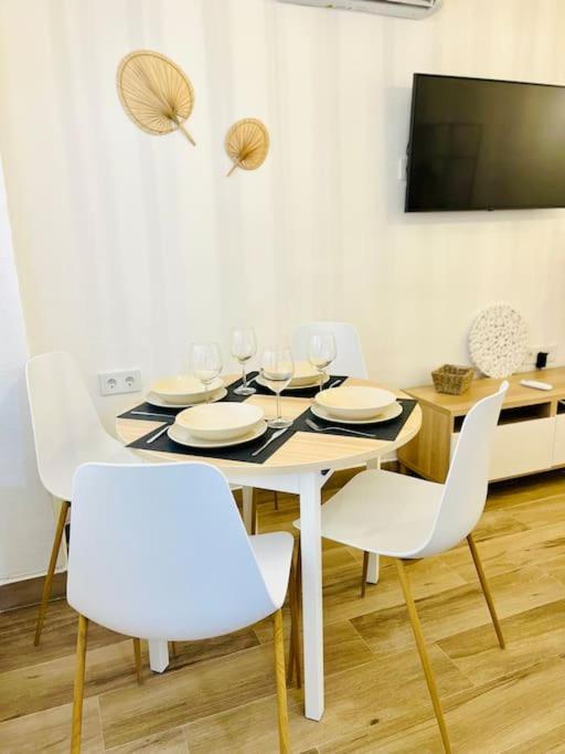 New Spacious And Cozy Apartment - มาลากา ภายนอก รูปภาพ